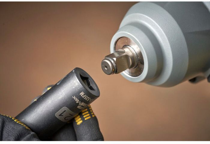 Гайковерт ударний акумуляторний STANLEY FATMAX SFMCF940M1