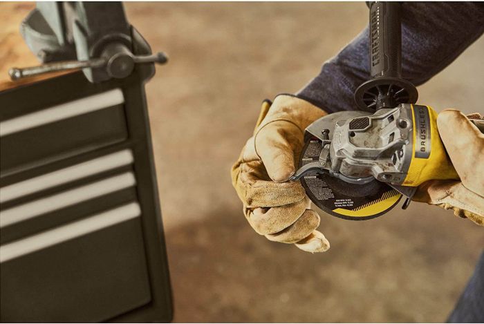 Шліфмашина кутова акумуляторна безщіткова STANLEY FATMAX SFMCG700B