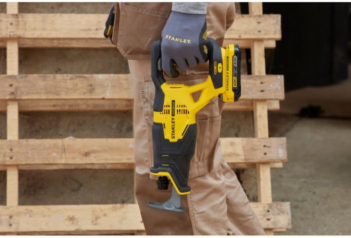 Пила шабельна акумуляторна STANLEY FATMAX SFMCS300B