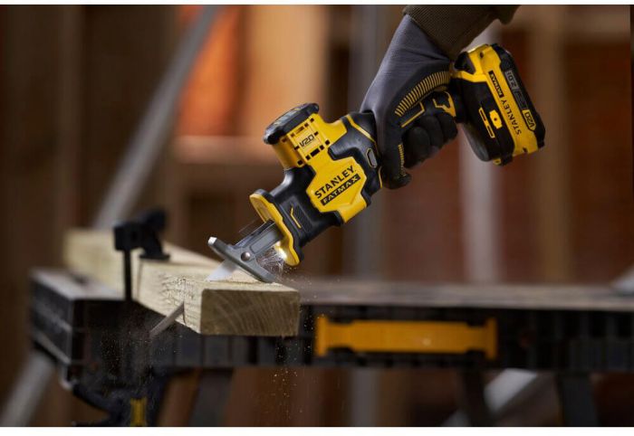 Пила шабельна акумуляторна STANLEY FATMAX SFMCS305B