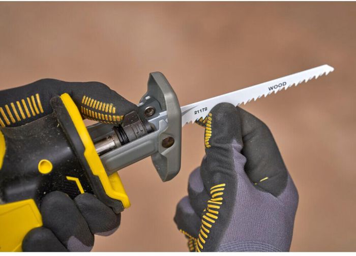 Пила шабельна акумуляторна STANLEY FATMAX SFMCS305B