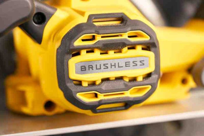 Пила циркулярна акумуляторна STANLEY FATMAX SFMCS550B