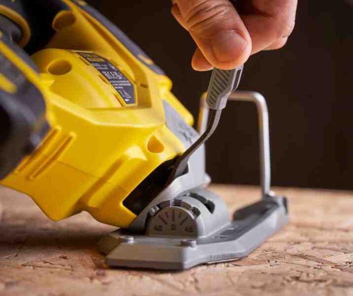 Пила лобзикова акумуляторна STANLEY FATMAX SFMCS650B