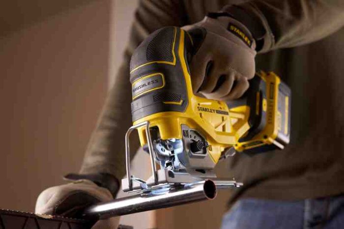 Пила лобзикова акумуляторна STANLEY FATMAX SFMCS650B