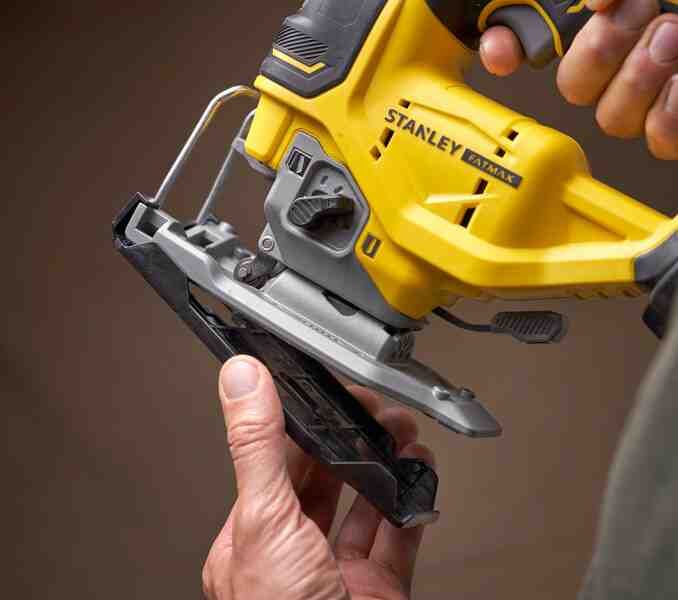 Пила лобзикова акумуляторна STANLEY FATMAX SFMCS650B