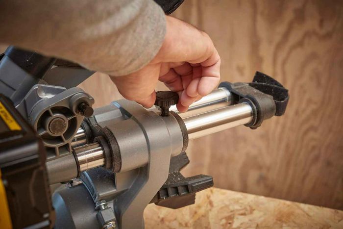 Пила торцювальна акумуляторна STANLEY FATMAX SFMCS701M1