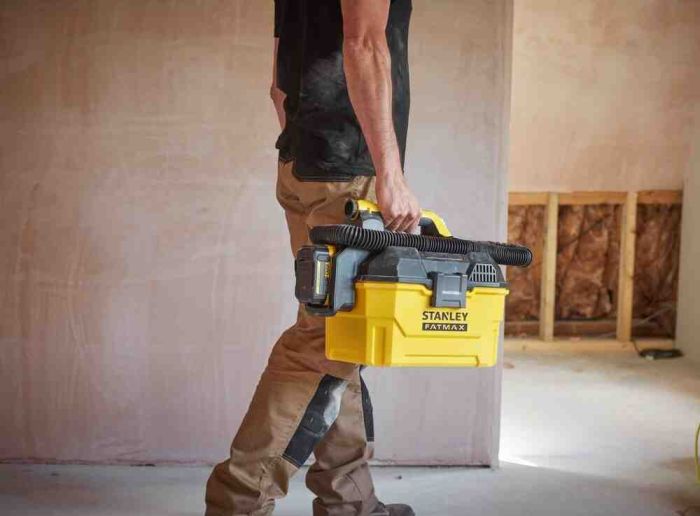 Пилосос акумуляторний STANLEY FATMAX SFMCV002B