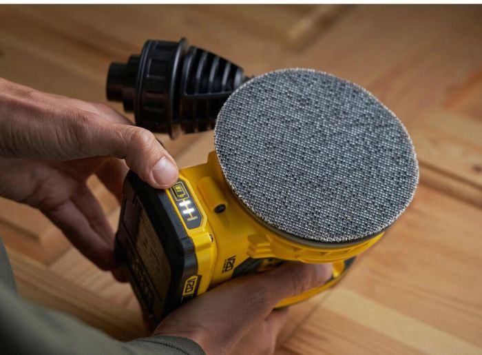 Шліфмашина ексцентрикова акумуляторна безщіткова STANLEY FATMAX SFMCW220D1S