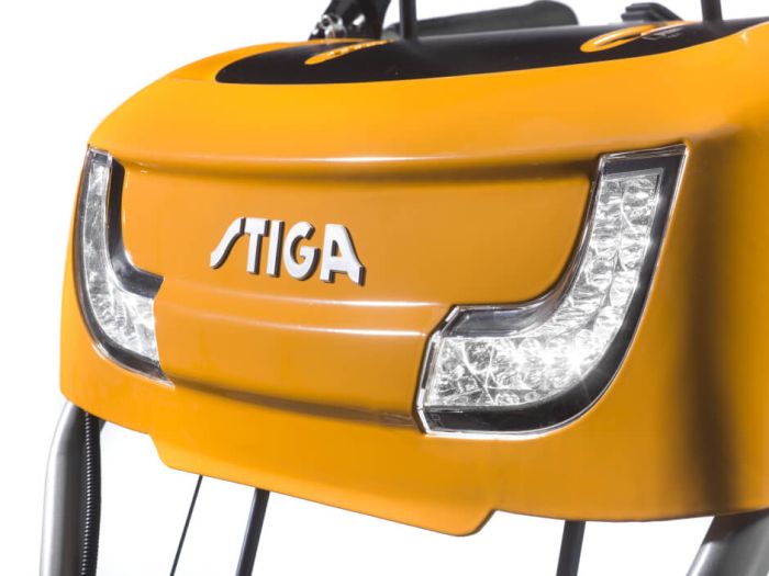 Підмітальна машина бензинова самохідна STIGA SWS800GE