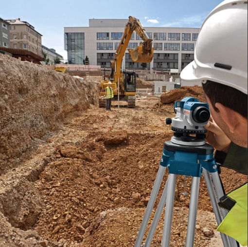 Оптичний нівелір Bosch GOL 26 D Professional у кейсі зі штативом BT 160, лінійкою GR 500