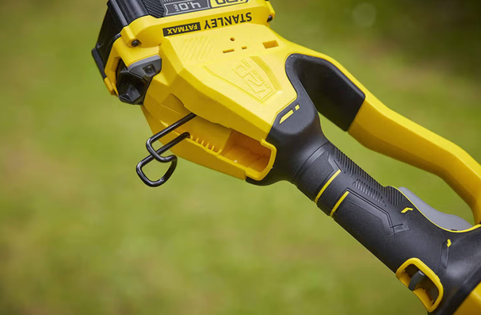 Комплект STANLEY FATMAX V20: Акумуляторний висоторіз SFMCPS620 та кущоріз на штанзі SFMCPH845 + 4А АКБ +ЗП