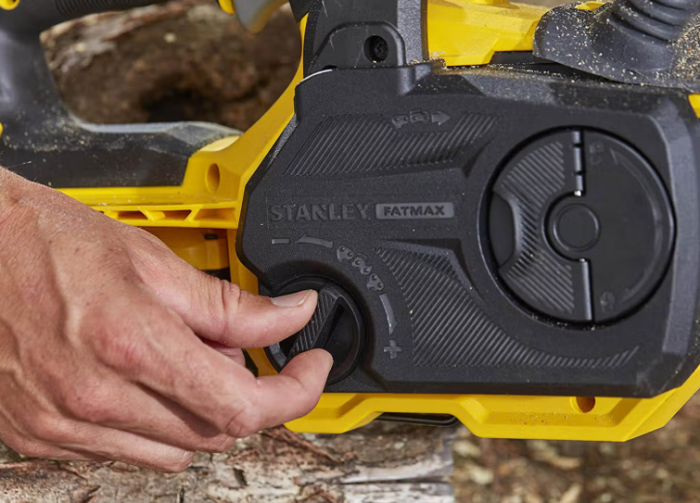 Акумуляторний набір STANLEY FATMAX V20: Ланцюгова пила SFMCCS630 та Садовий секатор SFMCPP32